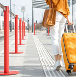 Cintas personalizada en postes del parking de un aeropuerto